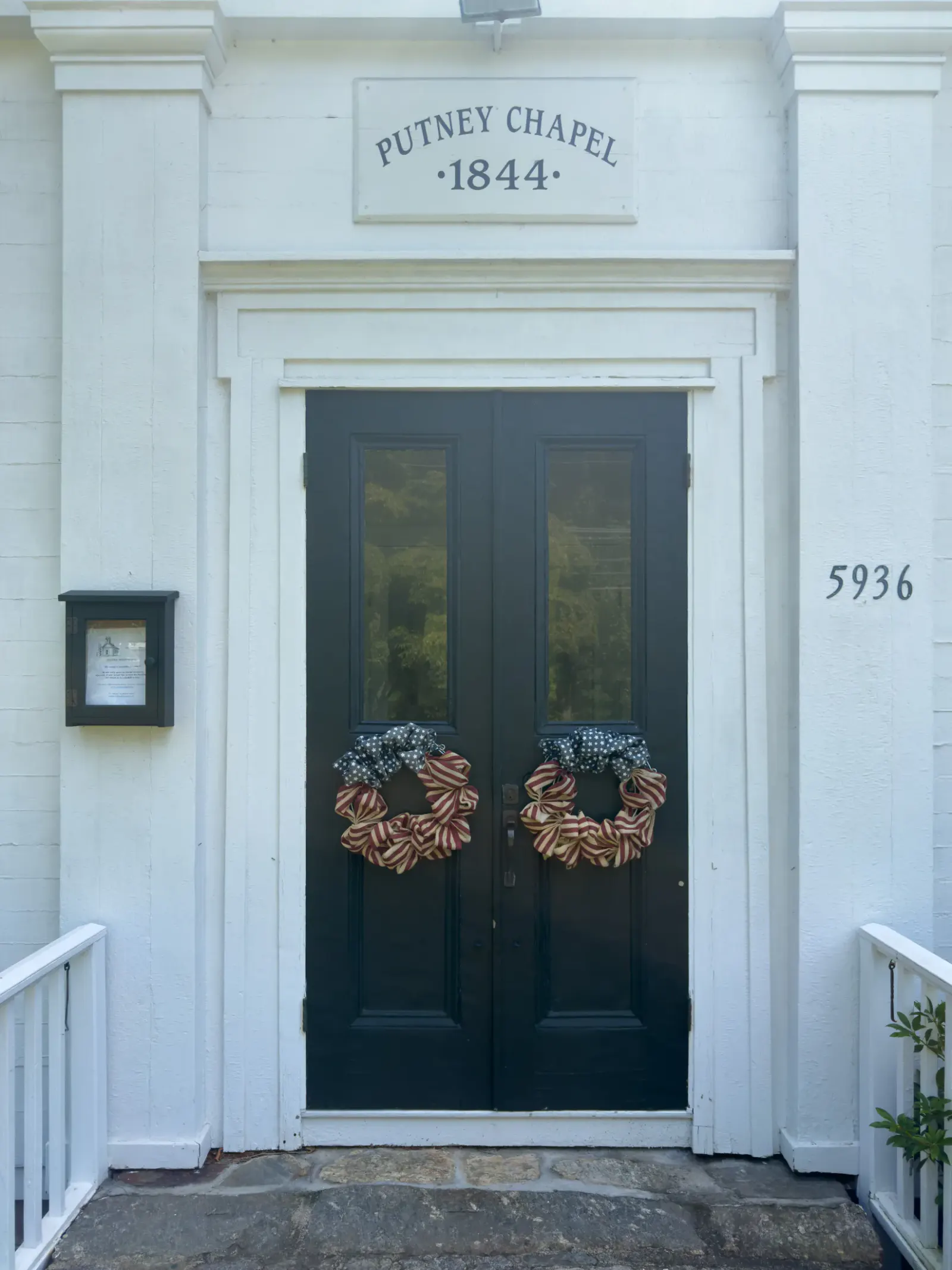 Putney Chapel entrance marked with the date 1844